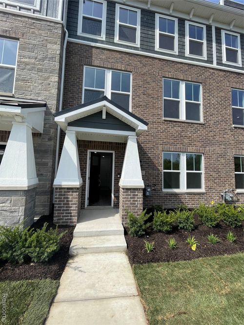 42921 Atwood Ave, Novi, MI, 48375-4509 | Card Image