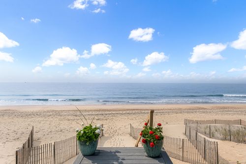 413 Atlantic Ave, Westerly, RI, 02891-4333 | Card Image