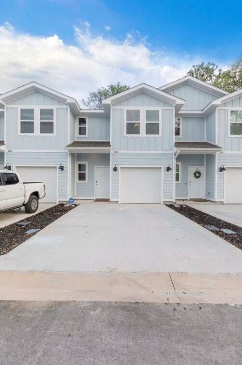 1028 Mclaren Cir, Fort Walton Beach, FL, 32547-1194 | Card Image
