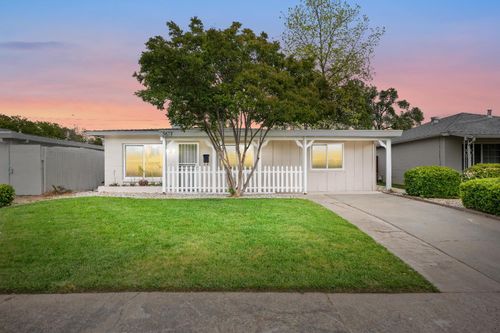 5673 James Way, Sacramento, CA, 95822-3149 | Card Image