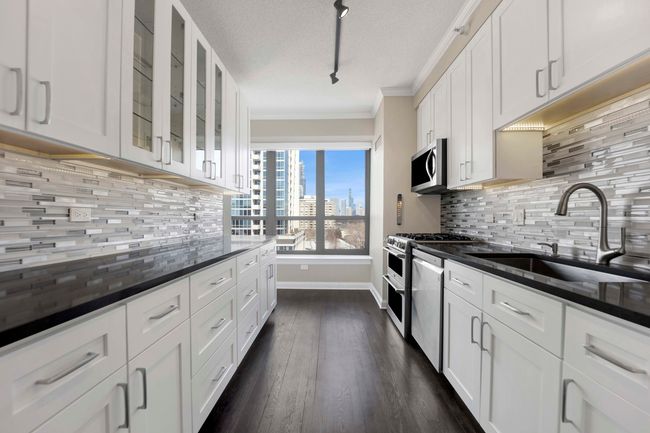 APT-905 - 1717 S Prairie Ave, Condo with 3 bedrooms, 2 bathrooms and 1 parking in CHICAGO IL | Image 7