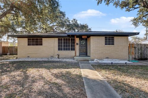 708 Main St, Sinton, TX, 78387-2731 | Card Image