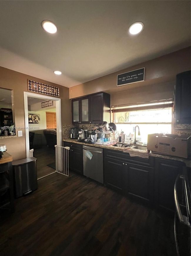 8230 Nw 15 Th St, House other with 3 bedrooms, 1 bathrooms and null parking in Pembroke Pines FL | Image 21