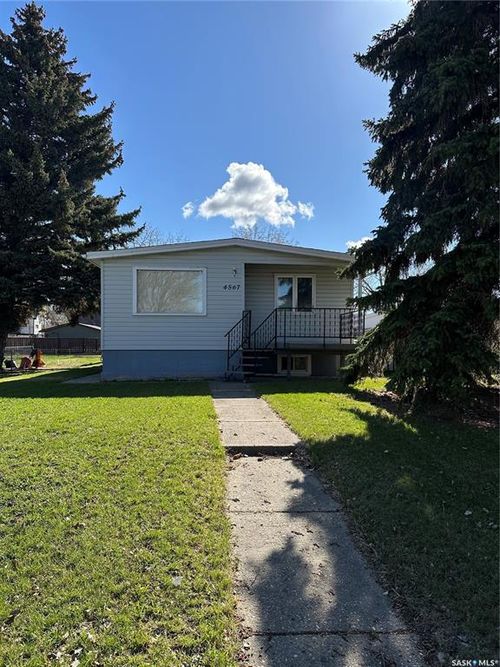 4567 Price Ave, Gull Lake, SK, S0N1A0 | Card Image