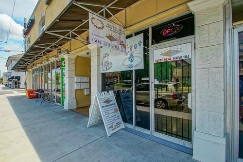 104-200 S Broad St, New Orleans, LA, 70119-6447 | Card Image
