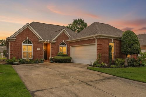 5560 Fountain Bay Dr, Memphis, TN, 38120-1851 | Card Image