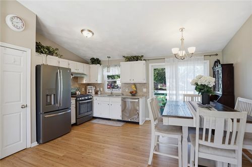 83 Holmes Rd, Warwick, RI, 02888-1321 | Card Image