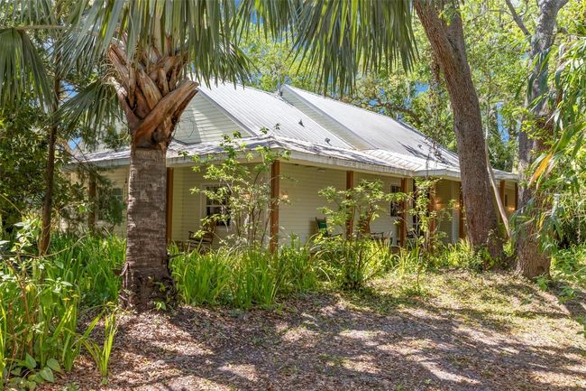 187 Sage Cir, House other with 3 bedrooms, 2 bathrooms and null parking in Crystal Beach FL | Image 5
