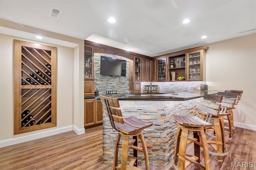 221 Oakhurst Cir, O Fallon, MO, 63368-7624 | Card Image