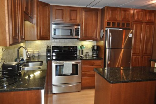 201-2051 Allen Blvd, Middleton, WI, 53562-3492 | Card Image