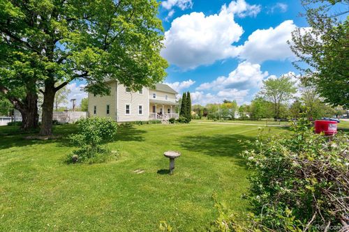 4206 Grand Blanc Rd, Swartz Creek, MI, 48473-9111 | Card Image