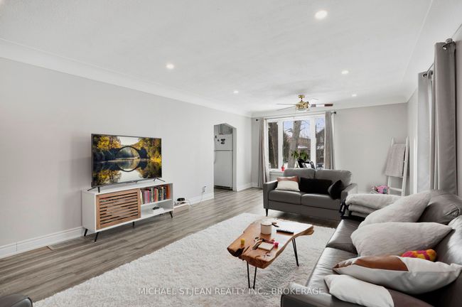 64 First Rd W, House other with 5 bedrooms, 2 bathrooms and 8 parking in Stoney Creek ON | Image 8