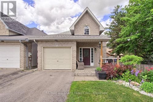 7 John Harvey Street, Uxbridge, ON, L9P1C3 | Card Image
