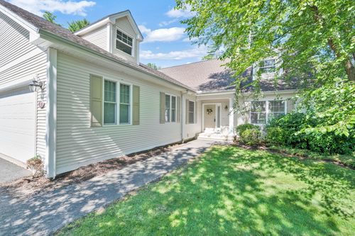 17-17 Cherry Tree Ln, Avon, CT, 06001-4319 | Card Image