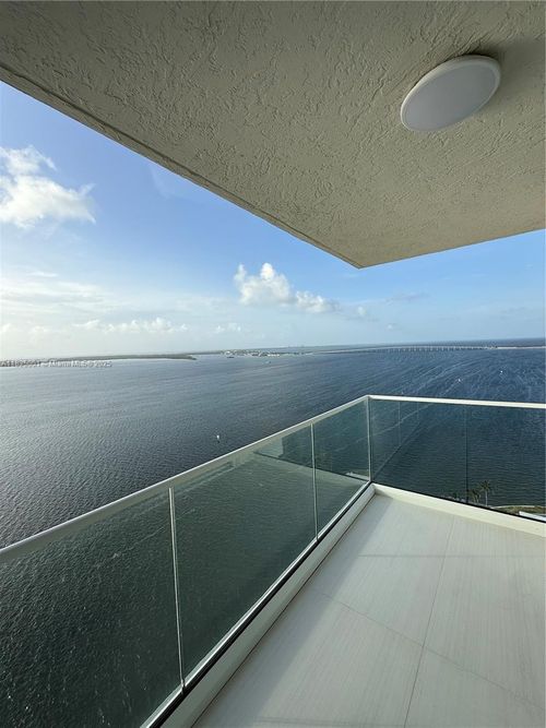 apt-2405-800 Claughton Island Dr, Miami, FL, 33131-2659 | Card Image