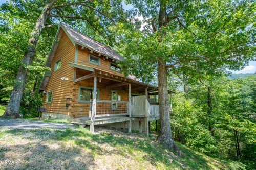 2 Wears Valley Rd, Townsend, TN, 37882 | Card Image