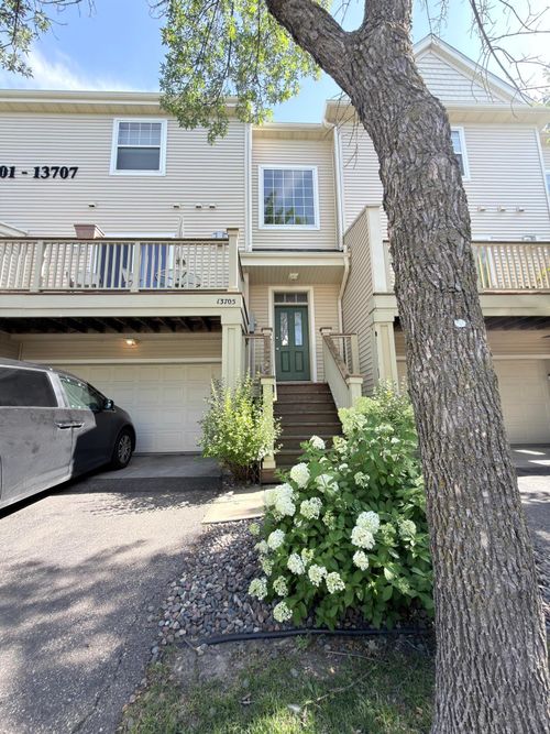 13705 54th Ave N, Plymouth, MN, 55446-1153 | Card Image