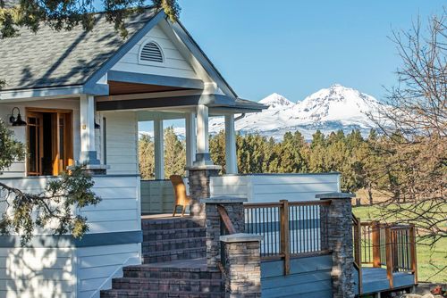 68322 Cloverdale Rd, Sisters, OR, 97759-9779 | Card Image