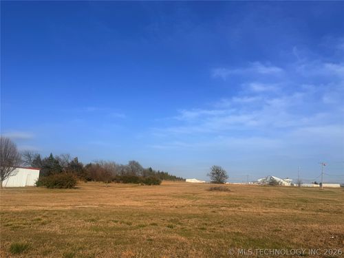 2220 S Commerce St, Ardmore, OK, 73401-5510 | Card Image