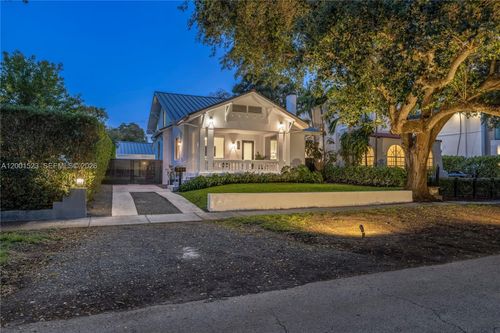 320 Ne 88th St, El Portal, FL, 33138-3105 | Card Image