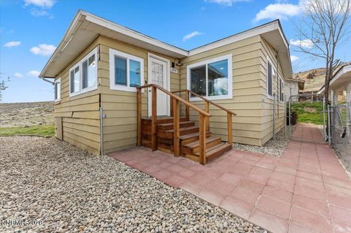 384 Loster Way, Sun Valley, NV, 89433-7934 | Card Image