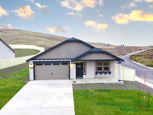 1451 W 67th Ave, Spokane, WA, 99224 | Card Image