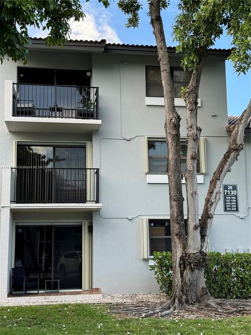 apt-208-7130 Nw 179th St, Hialeah, FL, 33015-5467 | Card Image