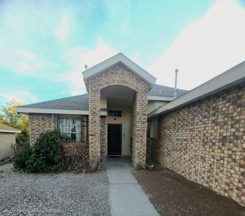 10304 Heron Rd Sw, Albuquerque, NM, 87121-8915 | Card Image