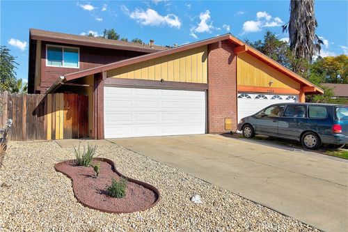 3570 Raven Dr, Lake Elsinore, CA, 92530-7978 | Card Image