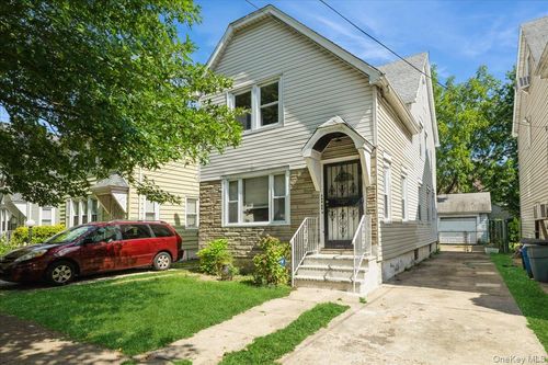 104 199th St, Saint Albans, NY, 11412-1217 | Card Image