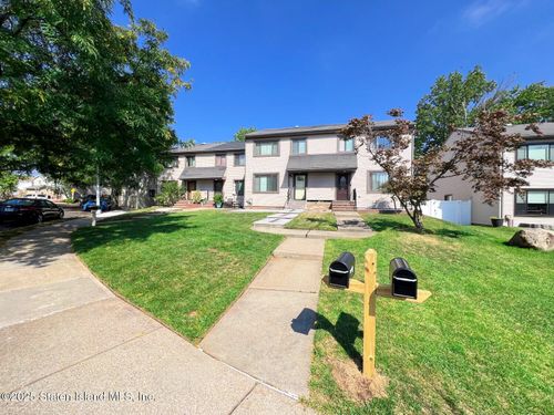 37 Charleston Ave, Staten Island, NY, 10309-1609 | Card Image