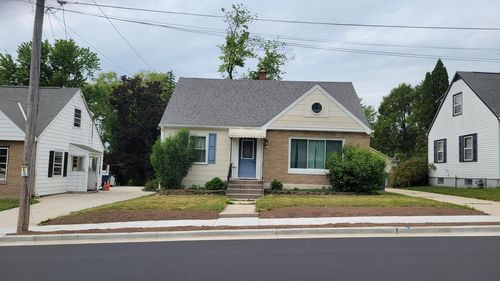 312 Washington Avenue, Fredonia, WI, 53021 | Card Image