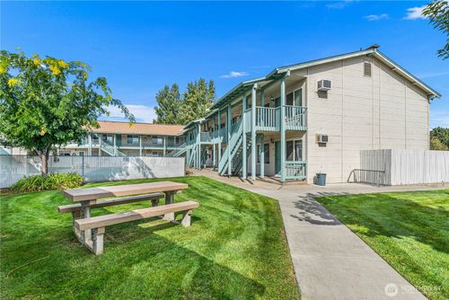 29-10 S Cove Ave, Wenatchee, WA, 98801-2578 | Card Image