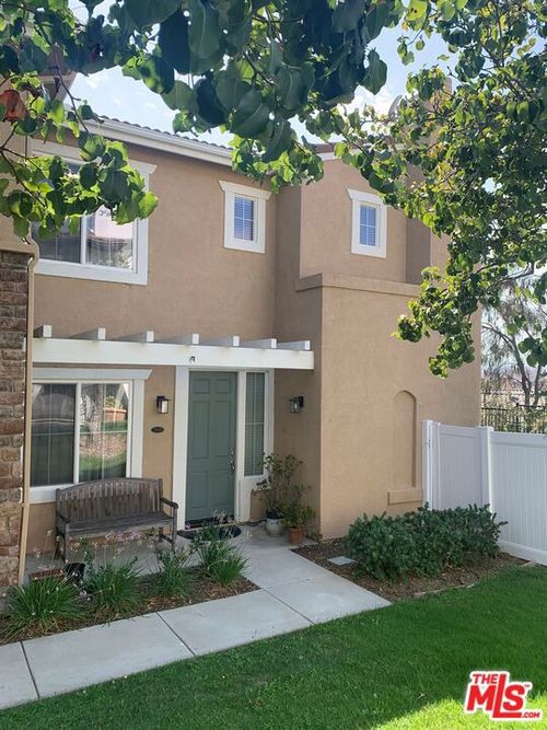 17-28015 Serra Ln, Valencia, CA, 91355-6057 | Card Image