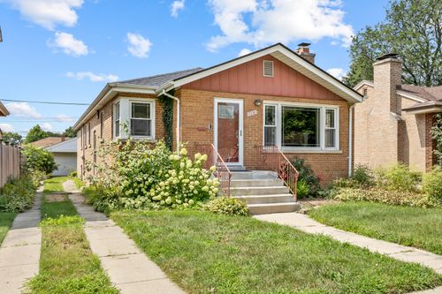 9338 S Ridgeway Ave, Evergreen Park, IL, 60805-1834 | Card Image