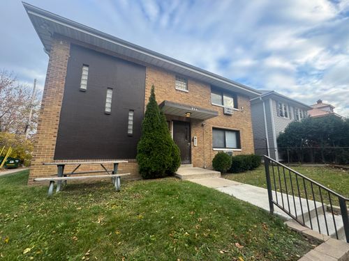 944 N 20th St, Milwaukee, WI, 53233-1656 | Card Image