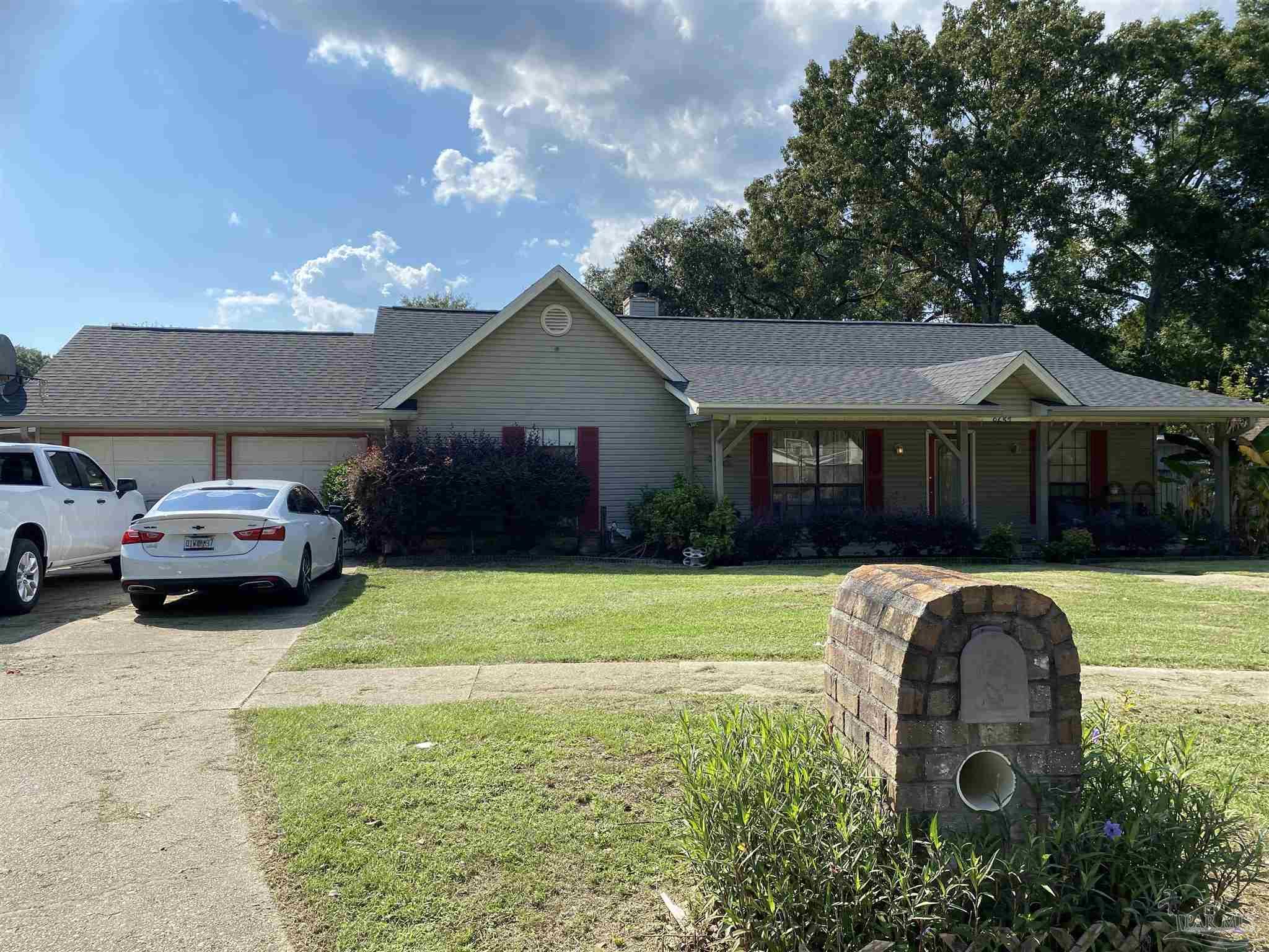 Hummingbird Blvd, Pensacola, FL 32514