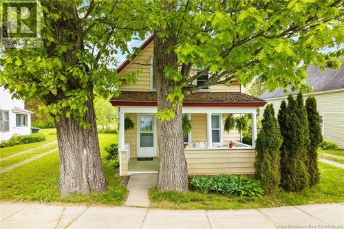 19 Charles Ave, Fredericton, NB, E3A3S3 | Card Image