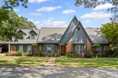 1389 Yellowdog Rd, Senatobia, MS, 38668-7031 | Card Image