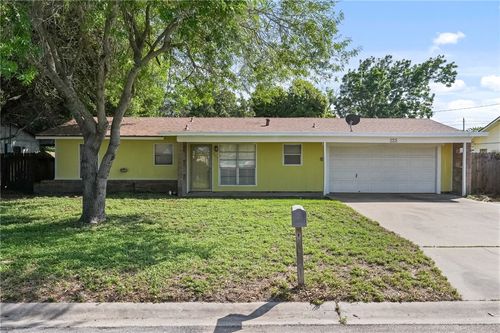 225 Hialeah Dr, Corpus Christi, TX, 78418-2813 | Card Image