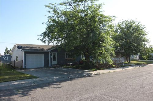 837 1st Street W, Hardin, MT, 59034 | Card Image