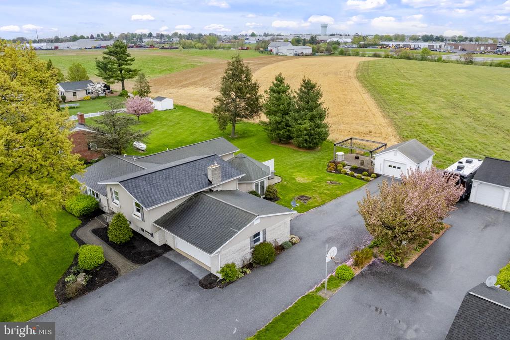 193 S Shirk Rd, For Sale in New Holland - eXp Realty