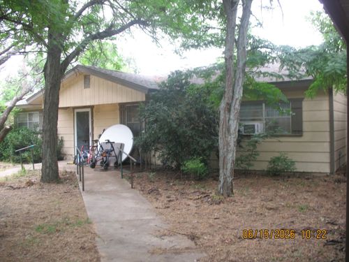 214 Southwest Dr, Clyde, TX, 79510-4006 | Card Image