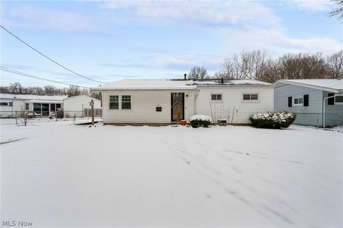 1682 Wakefield Dr, Akron, OH, 44320-1644 | Card Image