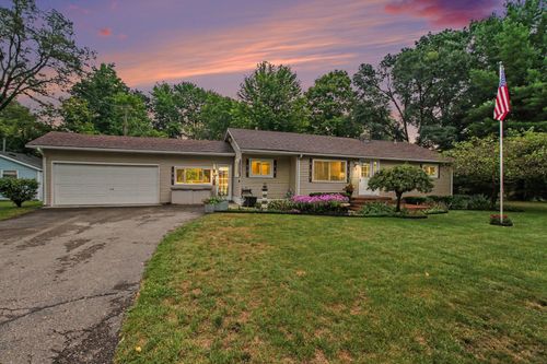 3219 West St, Milford, MI, 48380-2258 | Card Image