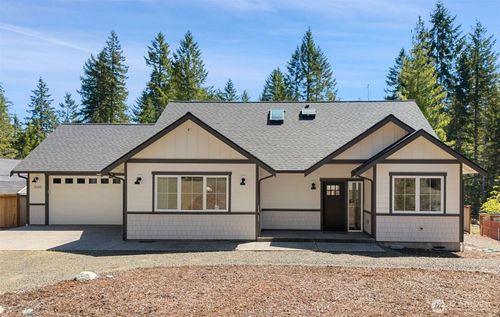 200 E Susan Ln, Union, WA, 98592-9765 | Card Image