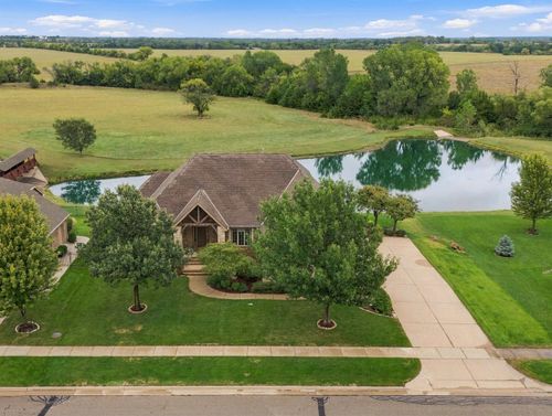 1202 Rolling Hills Dr, Augusta, KS, 67010-2437 | Card Image