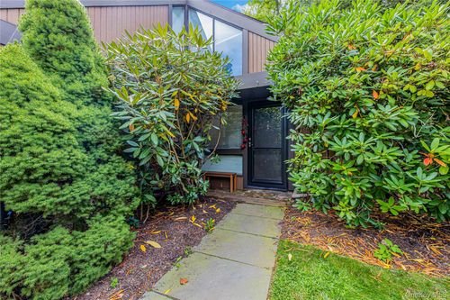 2 Tree Top Ln, Dobbs Ferry, NY, 10522-3306 | Card Image