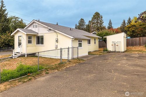 2703 Maple St, Bremerton, WA, 98310-4665 | Card Image