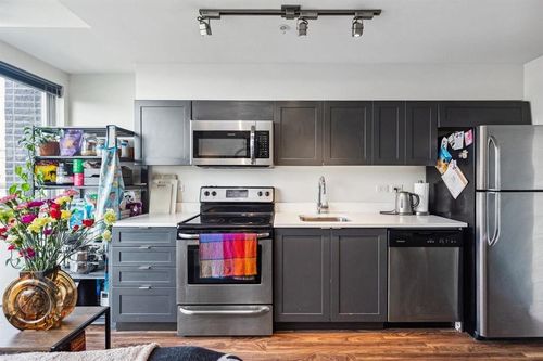 213-2511 Quebec St, Vancouver, BC, V5T0B6 | Card Image
